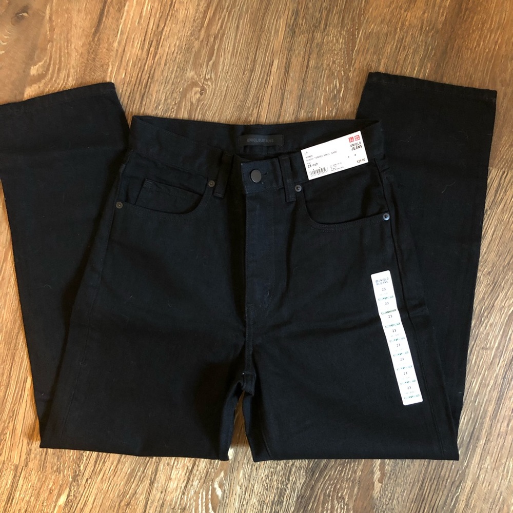 *FREE in bundle* NWT Uniqlo black mom jeans size 0
